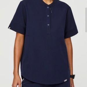FIGS navy gidya top- M